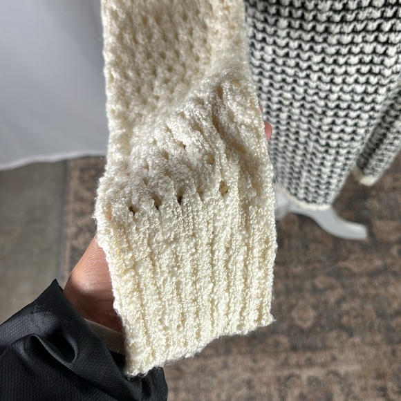 Urban Day Sweater - Picture 3 of 5